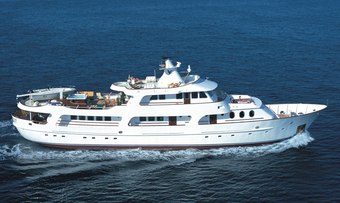 Sea Lion yacht charter lifestyle