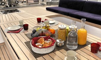 Adesso yacht charter lifestyle