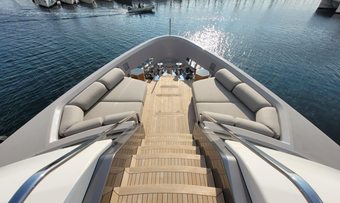 Flori yacht charter lifestyle