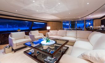 Q yacht charter lifestyle