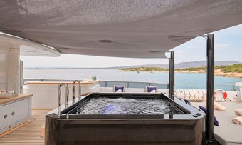 Invader yacht charter lifestyle
