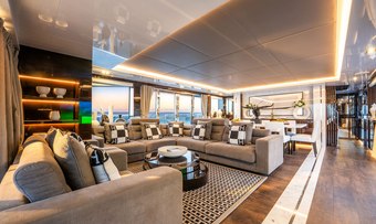 Lady B II yacht charter lifestyle