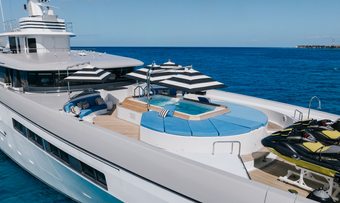 Esmeralda II yacht charter lifestyle