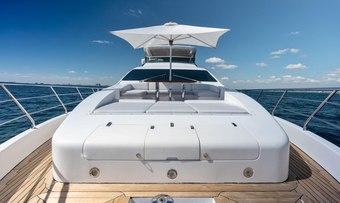 Satisfaction yacht charter lifestyle