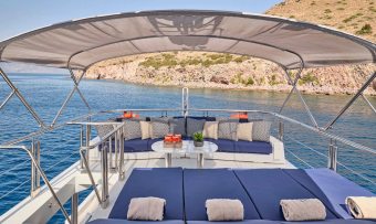 Gelly yacht charter lifestyle