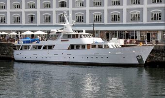 Kiara yacht charter Secni Motor Yacht
