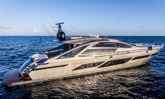 Just 4 yacht charter Pershing Motor Yacht