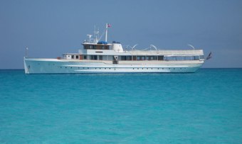 Mariner III yacht charter lifestyle