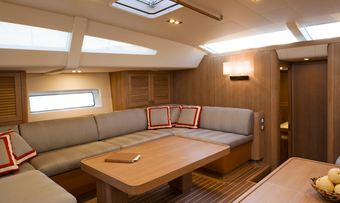 SOLLEONE III yacht charter lifestyle