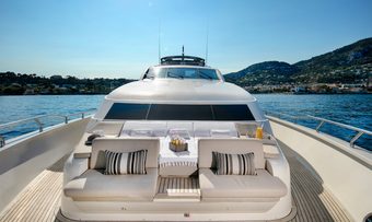 Apmonia yacht charter lifestyle