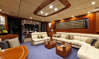 Samaric yacht charter lifestyle