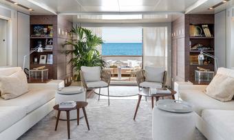 La Gioconda yacht charter lifestyle