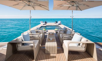 Artisan yacht charter lifestyle