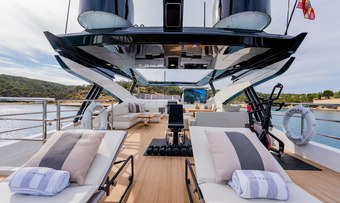 Lady B II yacht charter lifestyle