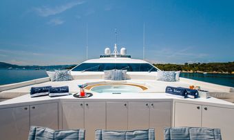 Da Vinci yacht charter lifestyle
