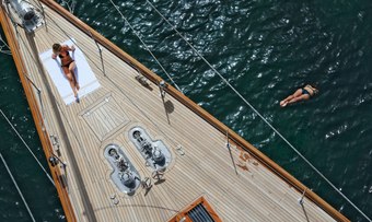 Gweilo yacht charter lifestyle