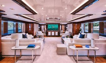 IDyllic yacht charter lifestyle