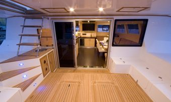 Depende IV yacht charter lifestyle
