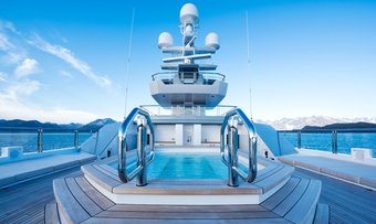 Cloudbreak yacht charter lifestyle