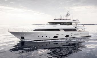 Daloli yacht charter Custom Line Motor Yacht