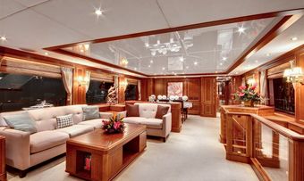 Keiki Kai yacht charter lifestyle