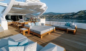 Bon Vivant yacht charter lifestyle