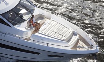 Glasax yacht charter lifestyle