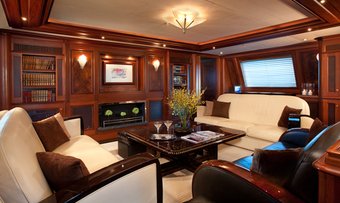 Tiara II yacht charter lifestyle