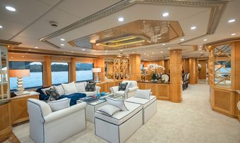 Lady Azul yacht charter lifestyle