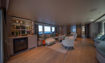 AM yacht charter lifestyle