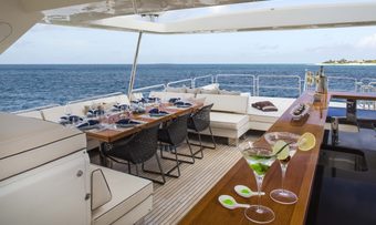 Andiamo! yacht charter lifestyle