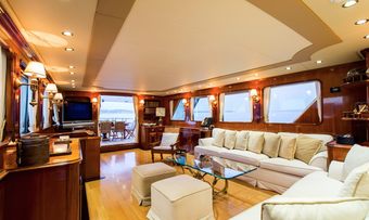 Libertus yacht charter lifestyle