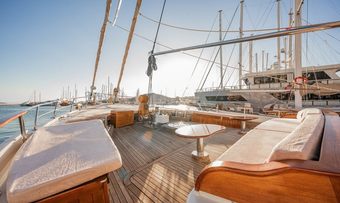 Torini yacht charter lifestyle