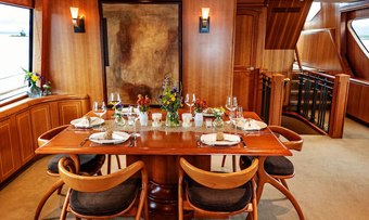 Dauntless yacht charter lifestyle