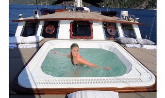 Nautilus yacht charter lifestyle