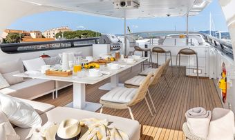 La Gioconda yacht charter lifestyle