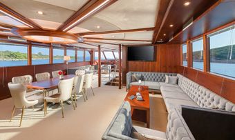 Lady Gita yacht charter lifestyle