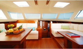 FiftyFifty II yacht charter lifestyle