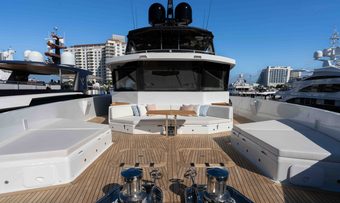 Amore yacht charter lifestyle