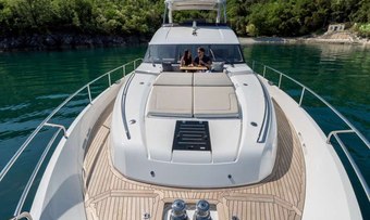 Larimar II yacht charter lifestyle