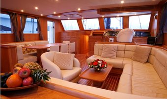 Viva Shira yacht charter lifestyle