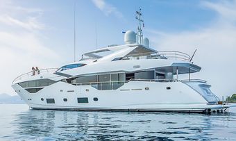 Legende yacht charter Sunseeker Motor Yacht
