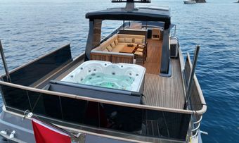 Beyefendi H yacht charter lifestyle