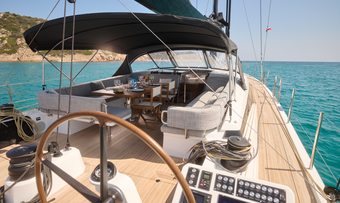 Amuri yacht charter lifestyle