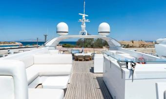 Nino yacht charter lifestyle