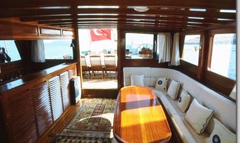 Deriya Deniz yacht charter lifestyle