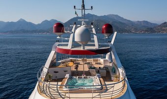 joyMe yacht charter lifestyle