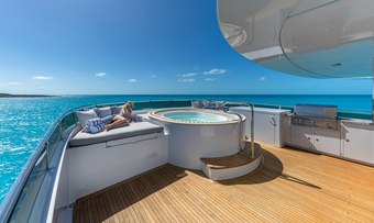 Lisa Mi Amore yacht charter lifestyle