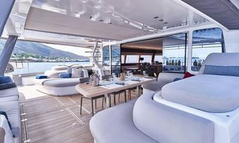 Babac yacht charter lifestyle