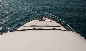 Yakos yacht charter lifestyle